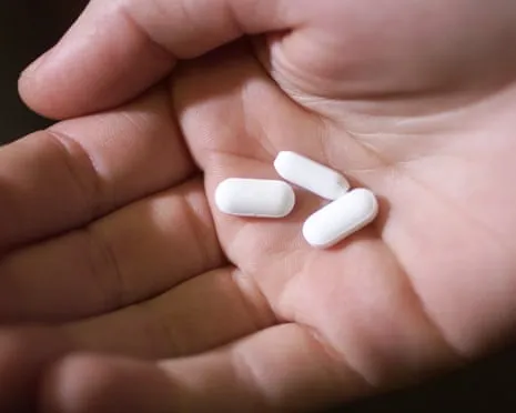 Daily Aspirin Reveals ‘Huge Effect’ in Stopping Bowel Cancer Return, Trial Confirms
