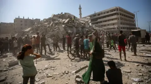 Escalated Aerial Assault Unfolds in the Gaza Strip