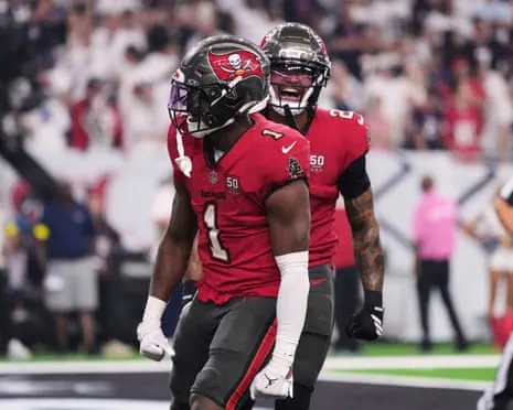 Last-Minute Baker Mayfield Magic Earns Nail-Biting Triumph Against Houston Texans
